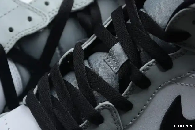 554724-092 Mid Light Smoke 1 AIR Jordan Grey 0525